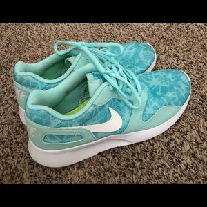 Nike Kashi Shoes